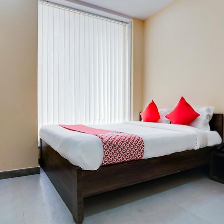 Hotel O Alekhya Residency Cafe Bahar Sururnagar Esterno foto