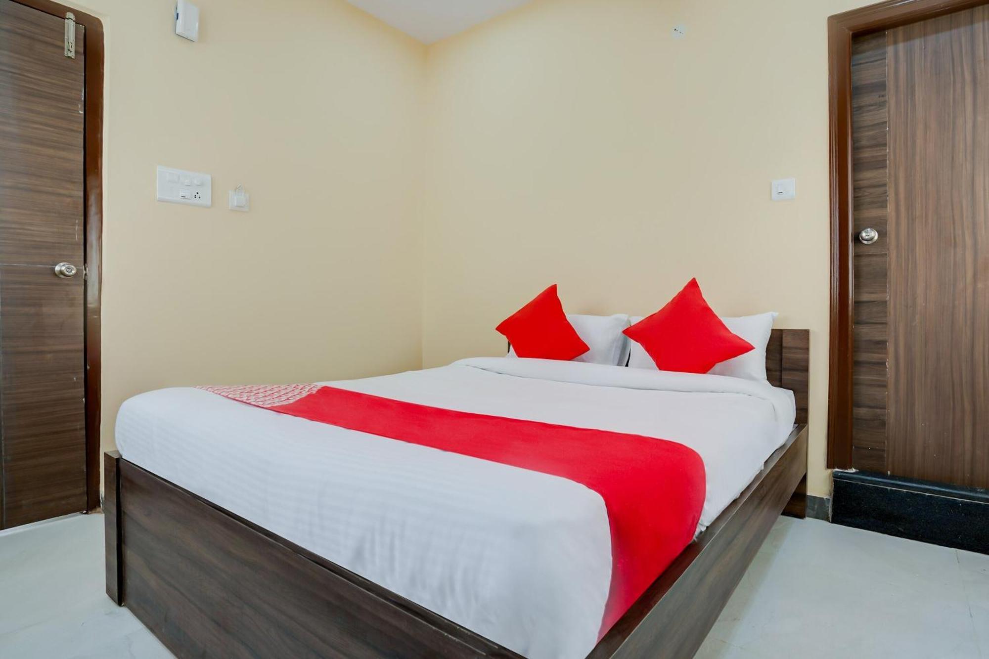 Hotel O Alekhya Residency Cafe Bahar Sururnagar Esterno foto