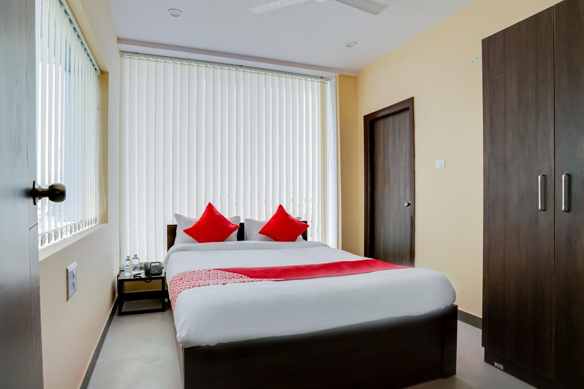Hotel O Alekhya Residency Cafe Bahar Sururnagar Esterno foto