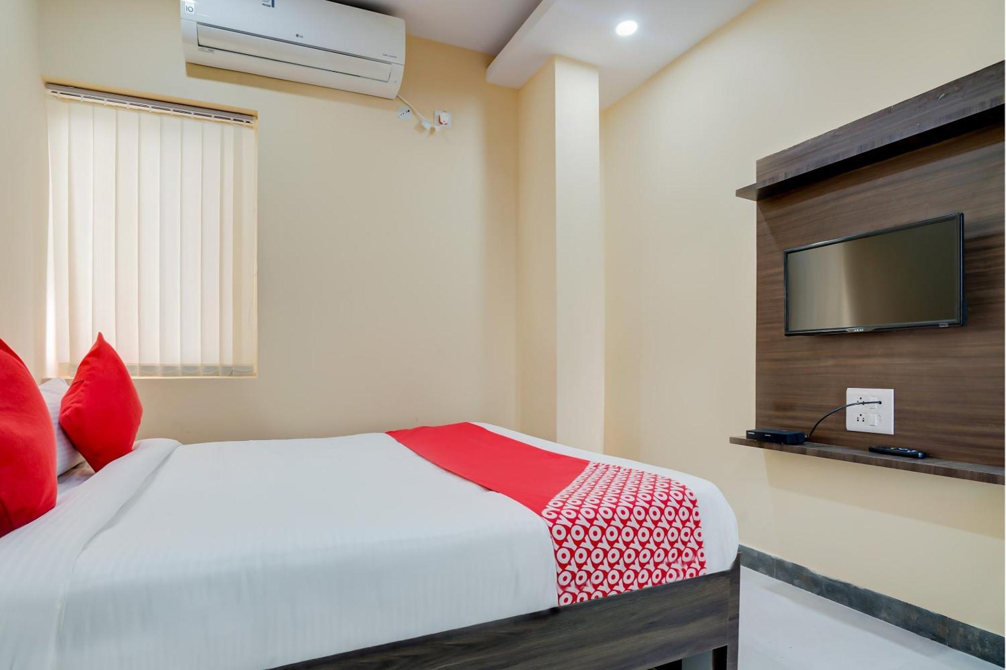Hotel O Alekhya Residency Cafe Bahar Sururnagar Esterno foto