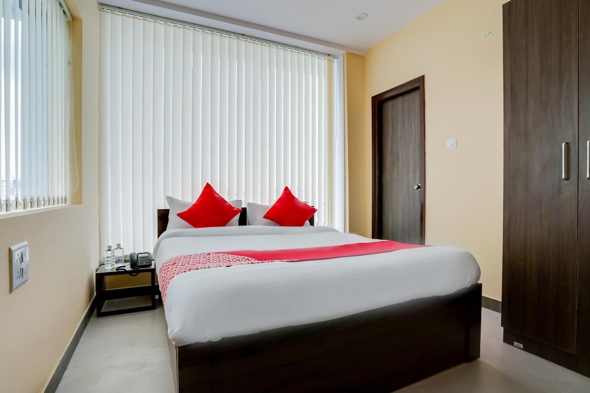 Hotel O Alekhya Residency Cafe Bahar Sururnagar Esterno foto