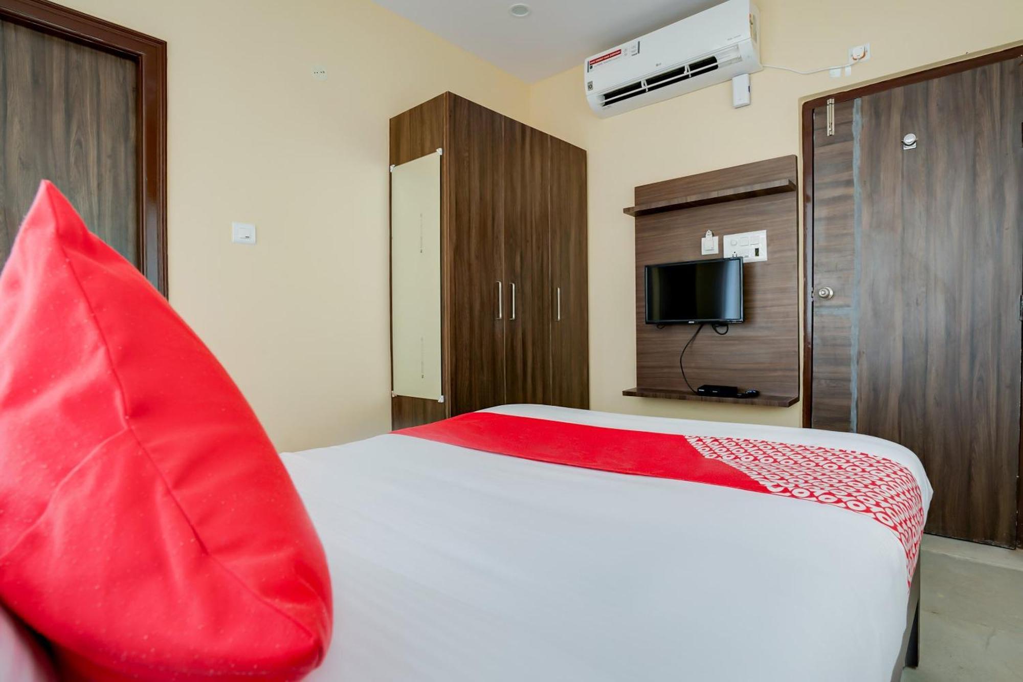 Hotel O Alekhya Residency Cafe Bahar Sururnagar Esterno foto