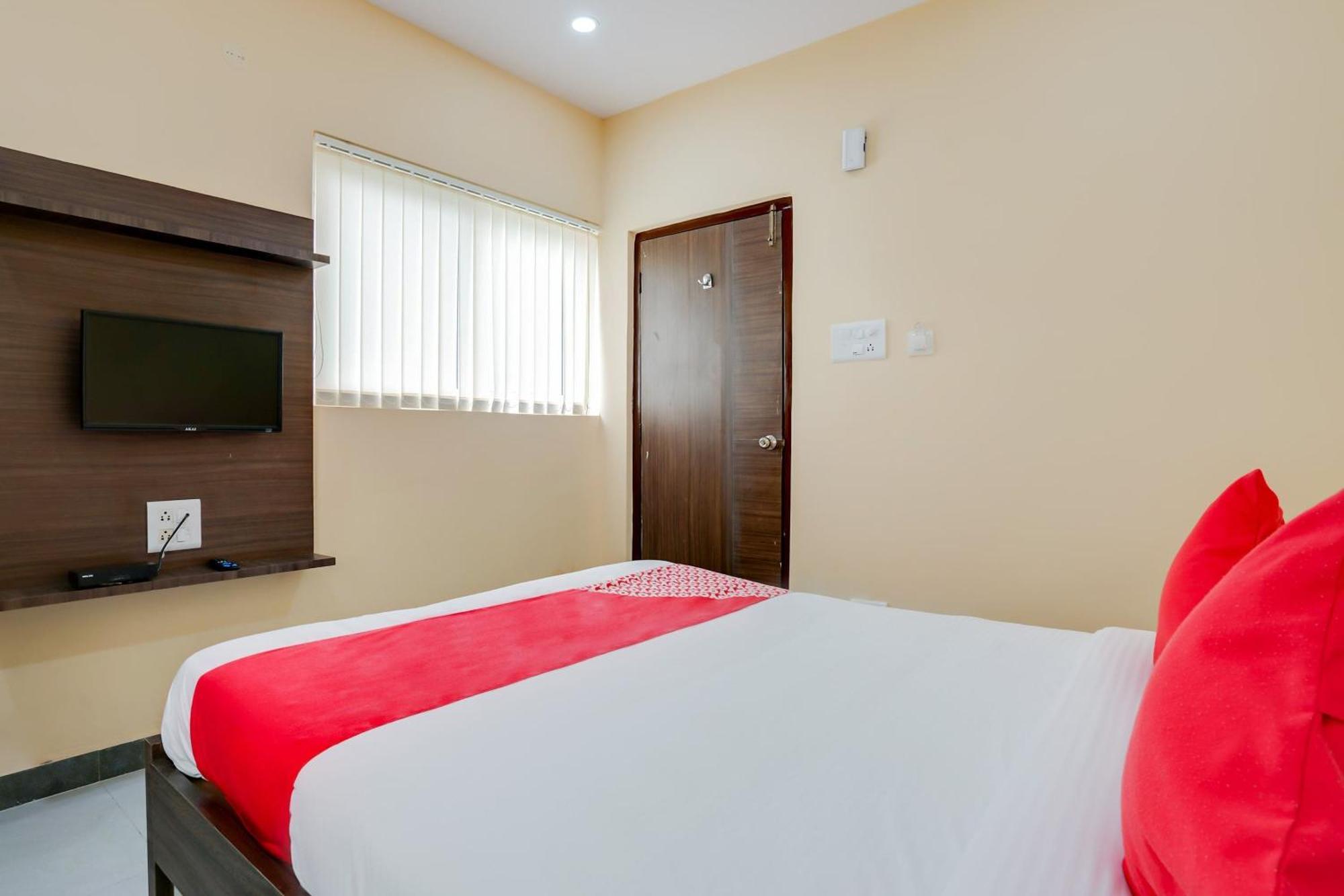 Hotel O Alekhya Residency Cafe Bahar Sururnagar Esterno foto
