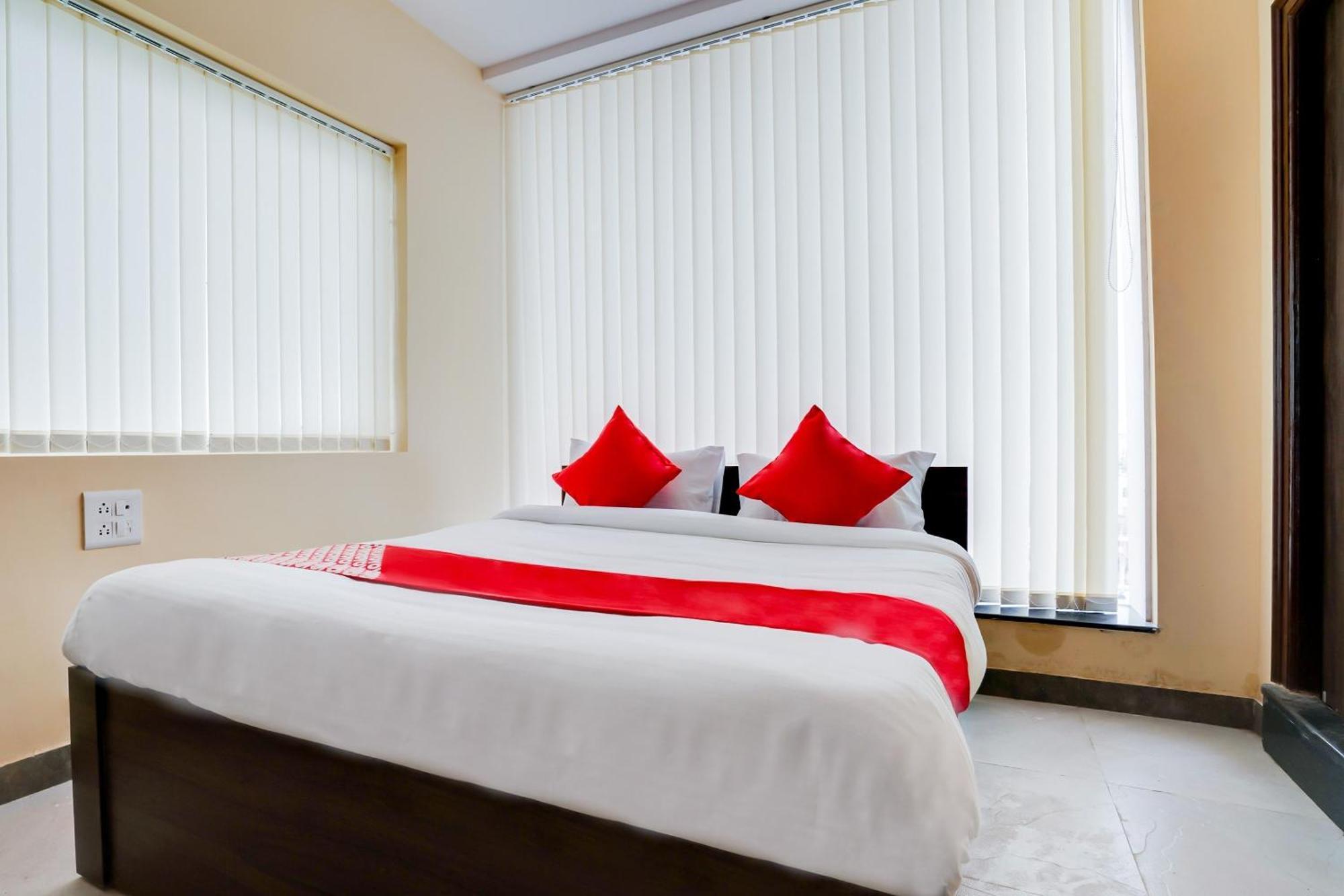 Hotel O Alekhya Residency Cafe Bahar Sururnagar Esterno foto