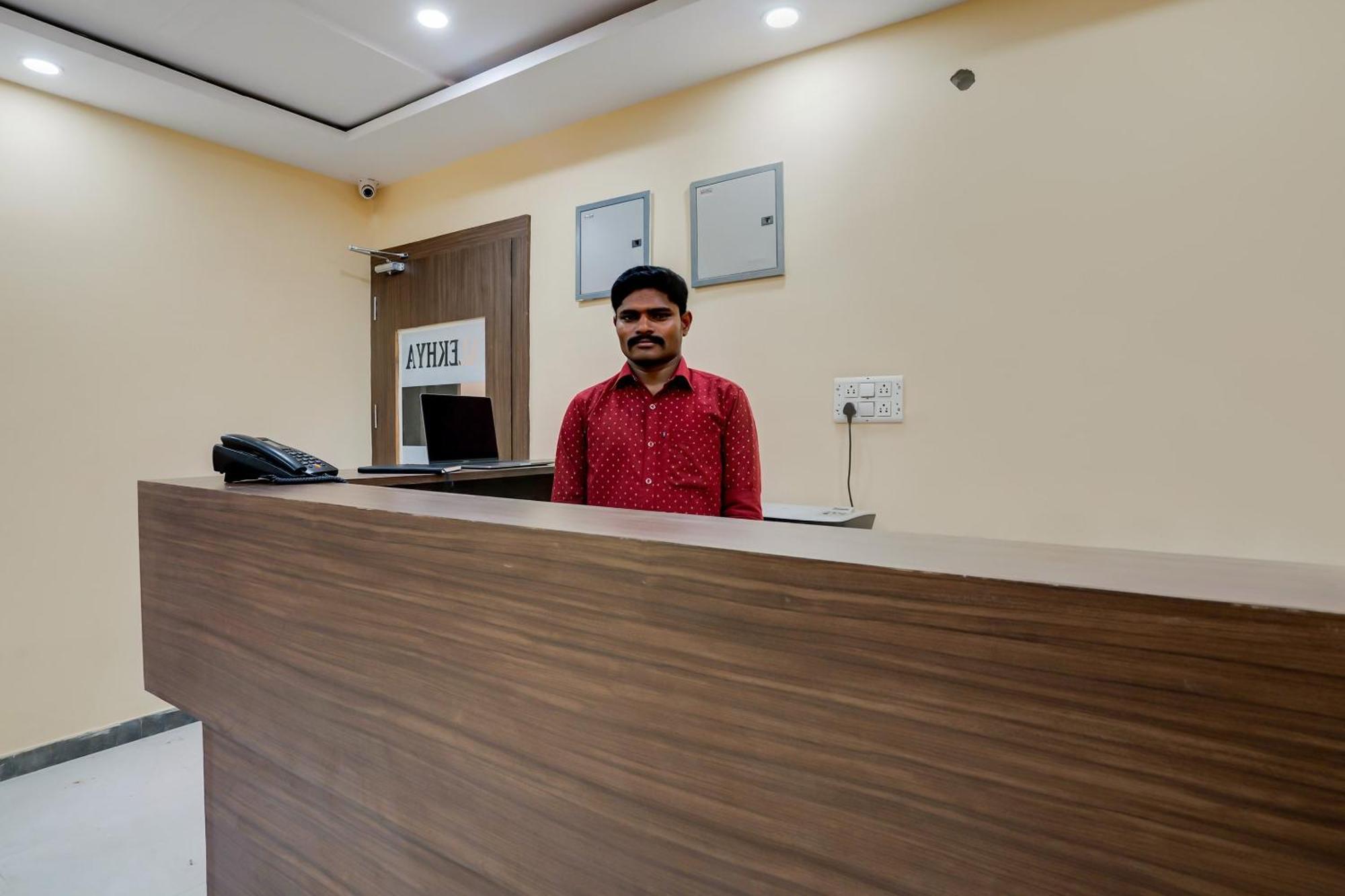 Hotel O Alekhya Residency Cafe Bahar Sururnagar Esterno foto