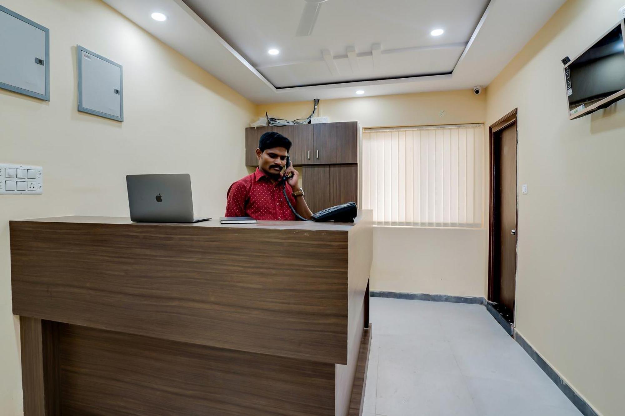 Hotel O Alekhya Residency Cafe Bahar Sururnagar Esterno foto